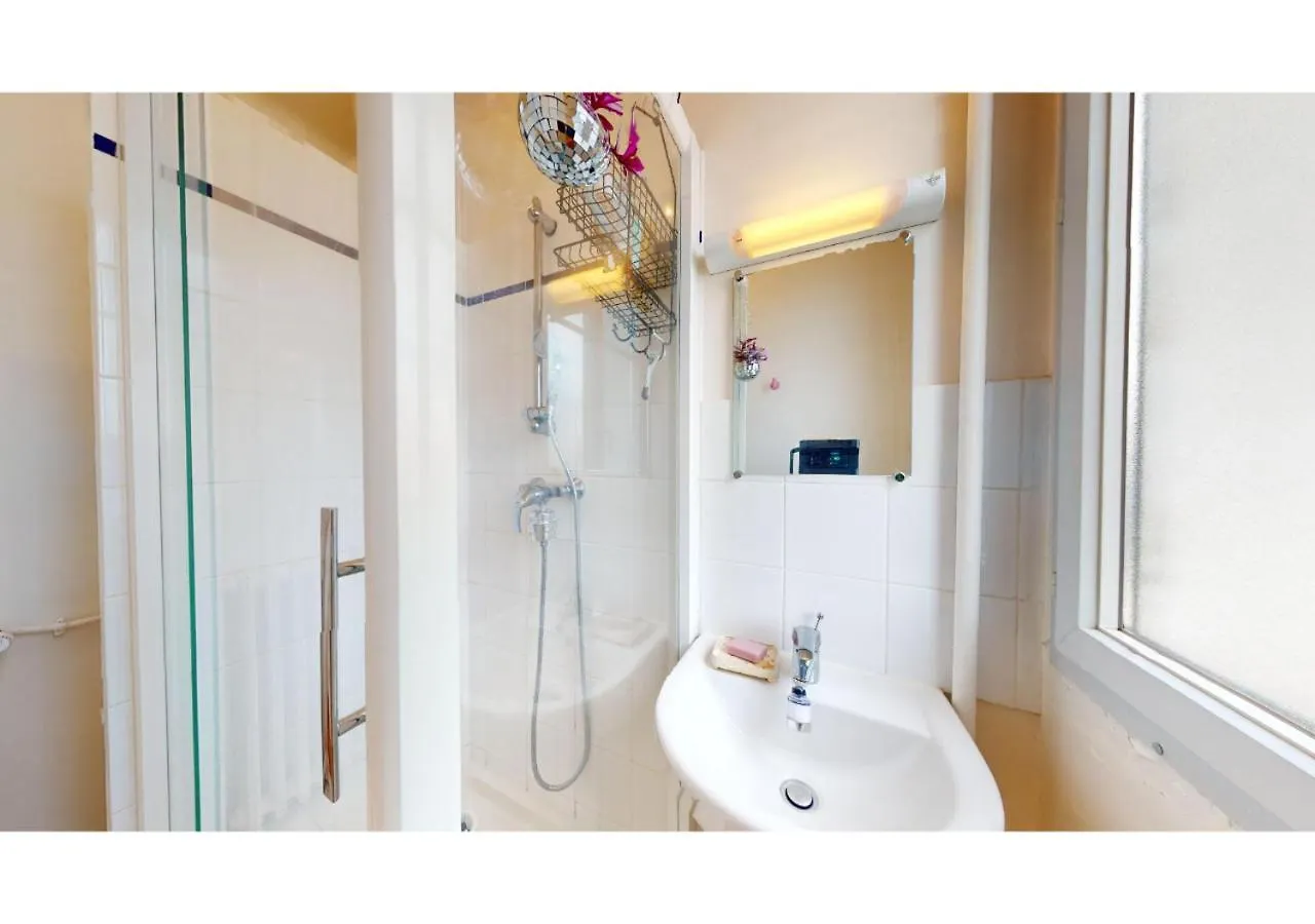 Joivy Charming Studio With Eiffel Tower View Апартаменты