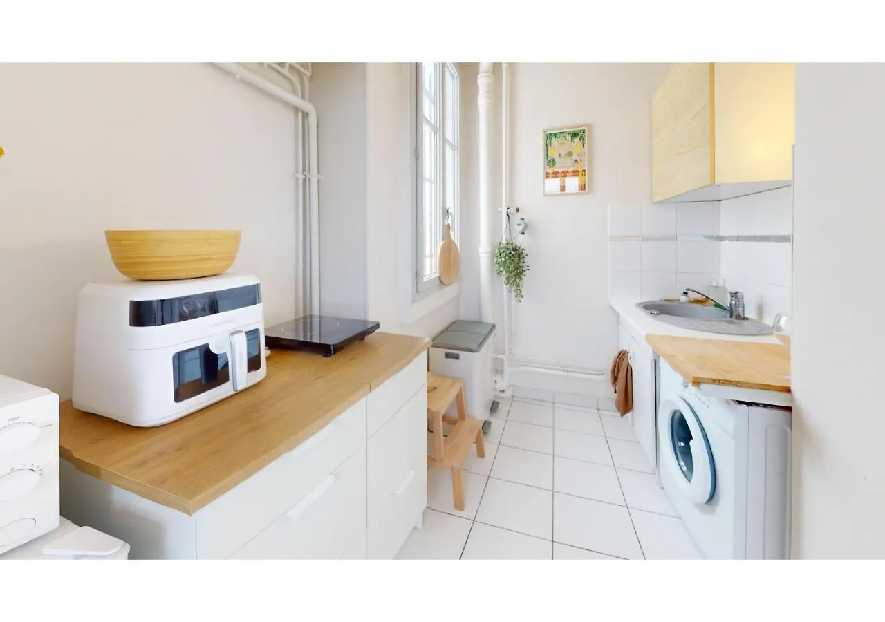Joivy Charming Studio With Eiffel Tower View Париж